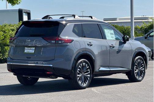 Boulder Gray Pearl/Super Black 2026 Nissan Rogue Platinum
