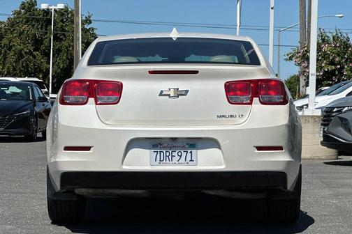 White Diamond Pearl 2014 Chevrolet Malibu 1LT