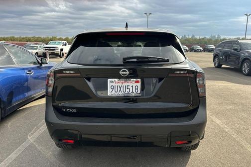 Super Black 2025 Nissan Kicks SV
