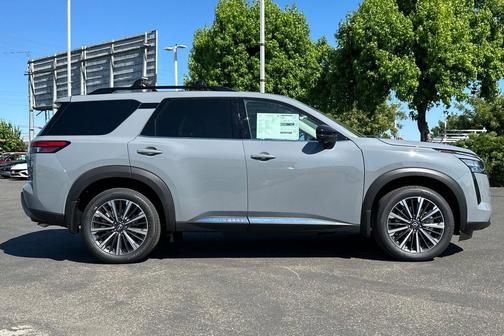 Boulder Gray Pearl 2026 Nissan Pathfinder Platinum