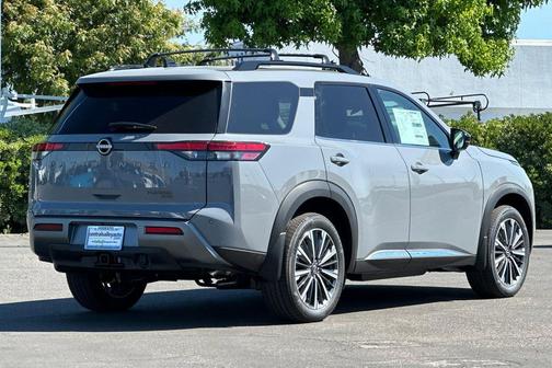 Boulder Gray Pearl 2026 Nissan Pathfinder Platinum