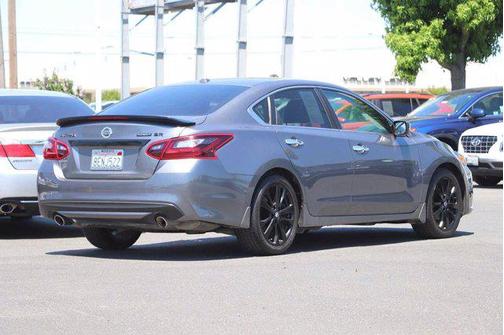 Gun Metallic 2018 Nissan Altima 2.5 SR