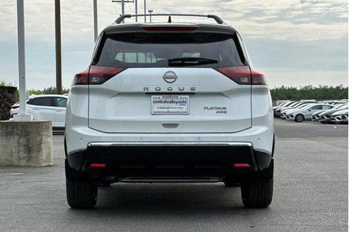 Everest White Pearl Tricoat 2026 Nissan Rogue Platinum