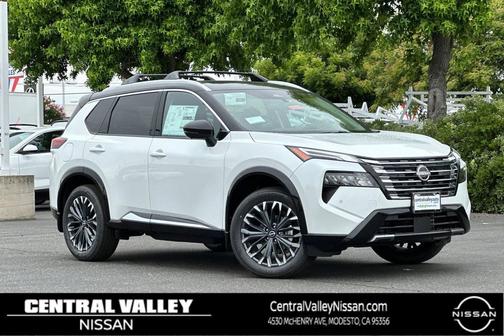 Everest White Pearl/Super Black 2026 Nissan Rogue Platinum