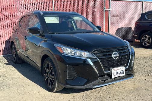 Super Black 2023 Nissan Kicks SV