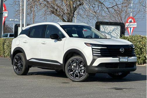 Aspen White Tricoat 2026 Nissan Kicks SR
