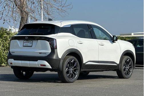 Aspen White Tricoat 2026 Nissan Kicks SR