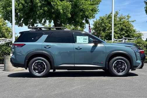Baltic Teal/Super Black 2026 Nissan Pathfinder Rock Creek