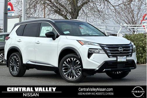 Everest White Pearl/Super Black 2026 Nissan Rogue Platinum