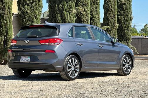 Summit Gray 2018 Hyundai Elantra GT Base