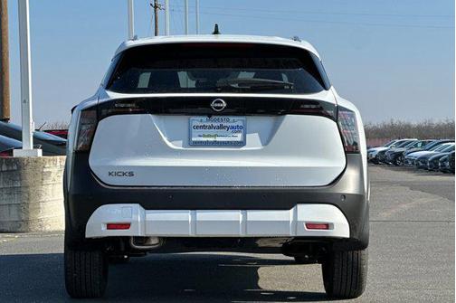 Fresh Powder 2026 Nissan Kicks SV