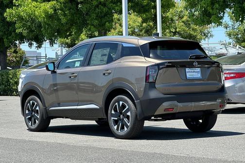 Canyon Bronze Metallic 2026 Nissan Kicks SV