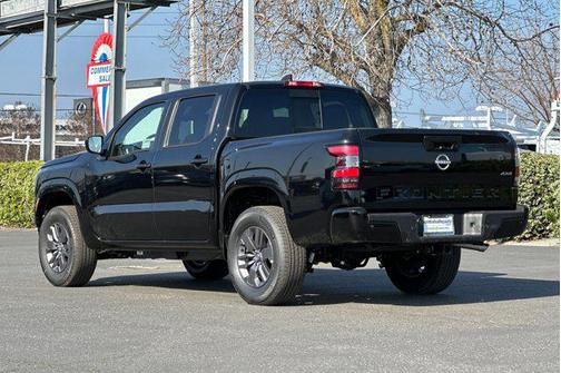 Super Black 2026 Nissan Frontier SV