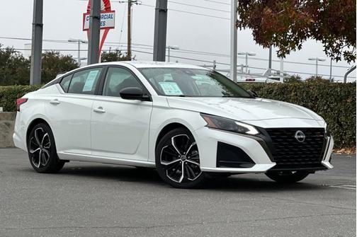 2023 Nissan Altima 2.5 SR