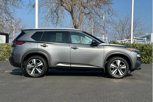 2022 Nissan Rogue SL