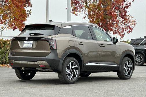 Canyon Bronze Metallic 2026 Nissan Kicks SV
