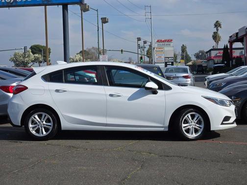 2017 Chevrolet Cruze LT