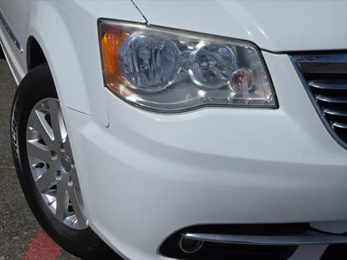 2015 Chrysler Town & Country Touring
