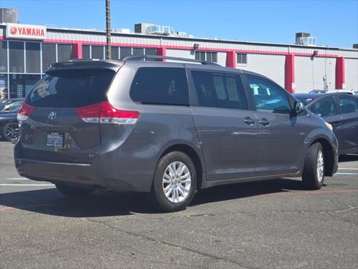 2011 Toyota Sienna XLE