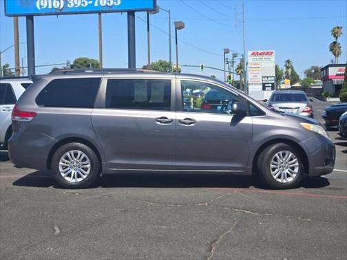 2011 Toyota Sienna XLE