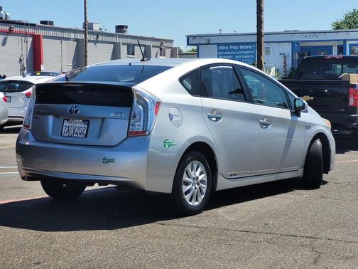 2013 Toyota Prius Plug-in 