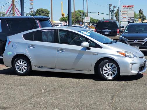 2013 Toyota Prius Plug-in 