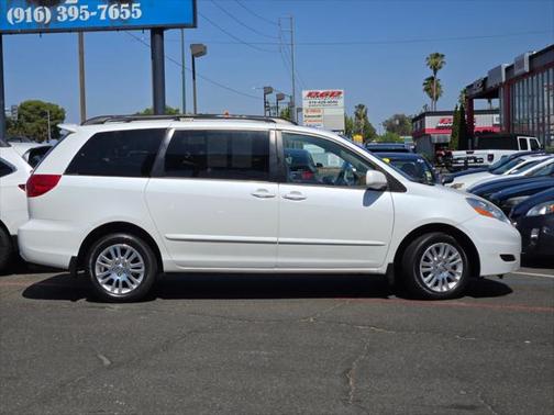 2009 Toyota Sienna XLE