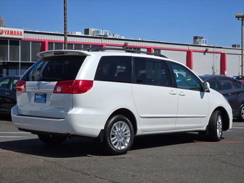 2009 Toyota Sienna XLE