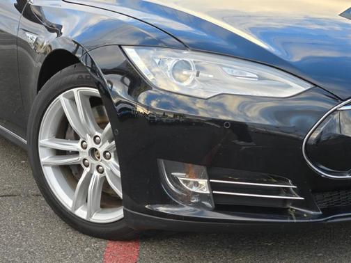 2016 Tesla Model S 85D
