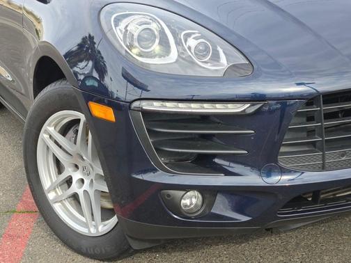 2018 Porsche Macan Base (PDK)