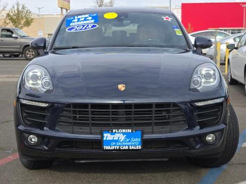 2018 Porsche Macan Base (PDK)