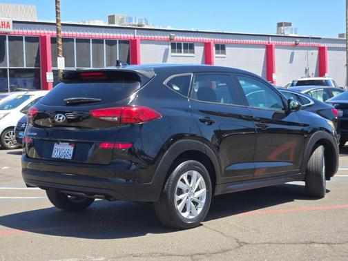 Black Noir Pearl 2019 Hyundai TUCSON SE