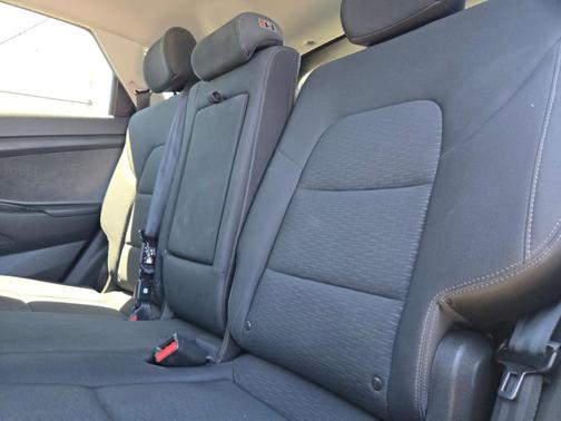 Black Noir Pearl 2019 Hyundai TUCSON SE