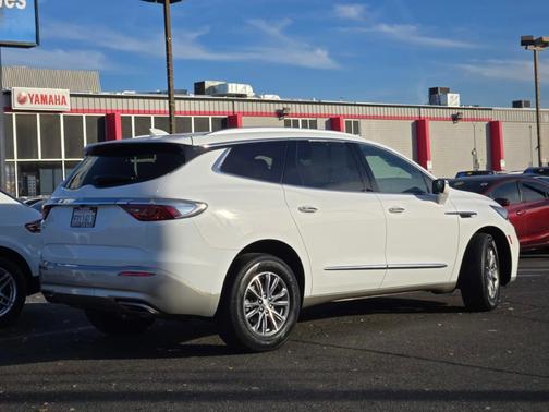 2022 Buick Enclave Essence