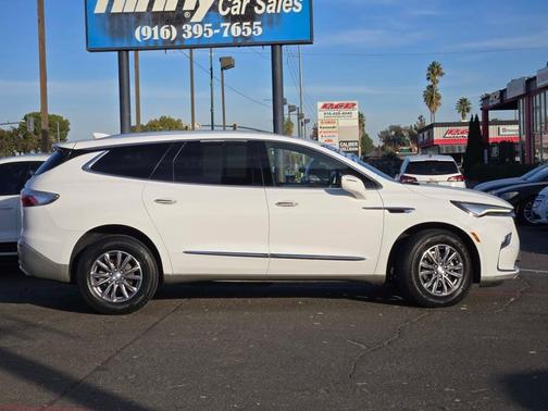 2022 Buick Enclave Essence