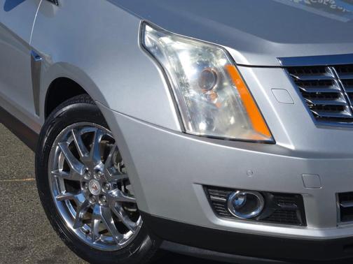 Radiant Silver Metallic 2013 Cadillac SRX Premium Collection