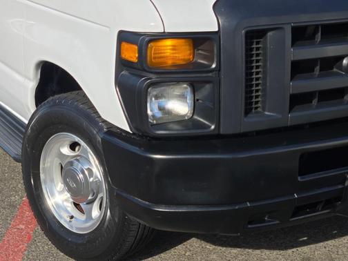 2014 Ford E350 Super Duty XL