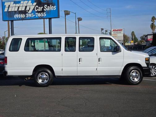 2014 Ford E350 Super Duty XL