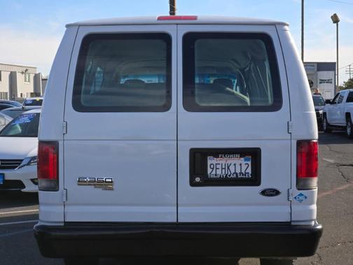 2014 Ford E350 Super Duty XL