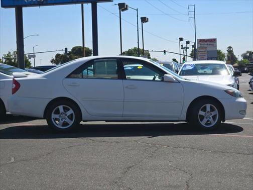 2004 Toyota Camry LE