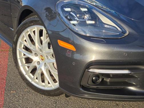 2017 Porsche Panamera Base