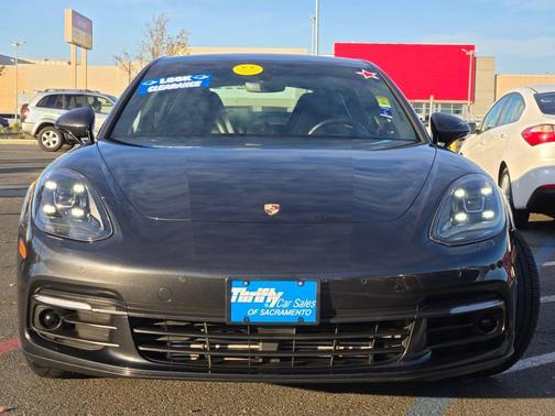 2017 Porsche Panamera Base