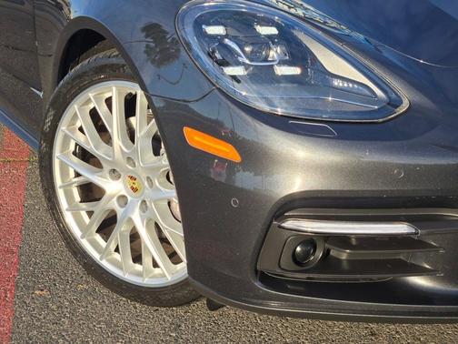 2017 Porsche Panamera Base