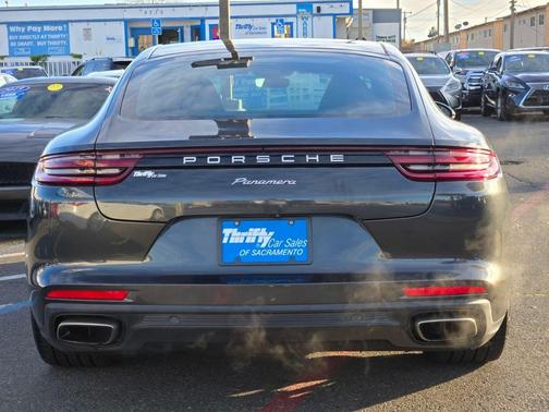 2017 Porsche Panamera Base