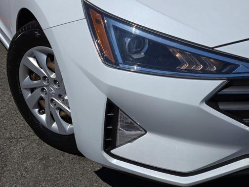 Quartz White Pearl 2020 Hyundai ELANTRA SE