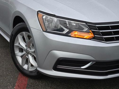 2017 Volkswagen Passat 1.8T S