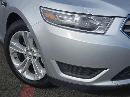 2018 Ford Taurus SE