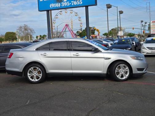 2018 Ford Taurus SE