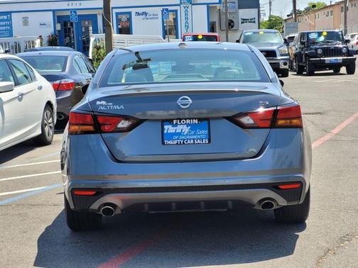 2021 Nissan Altima SR FWD