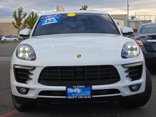 2018 Porsche Macan Base (PDK)
